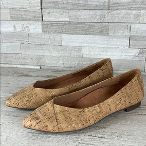 Vionic Tan Cork Flats